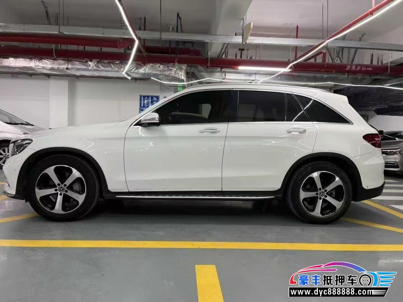 18年奔驰GLC轿车抵押车出售