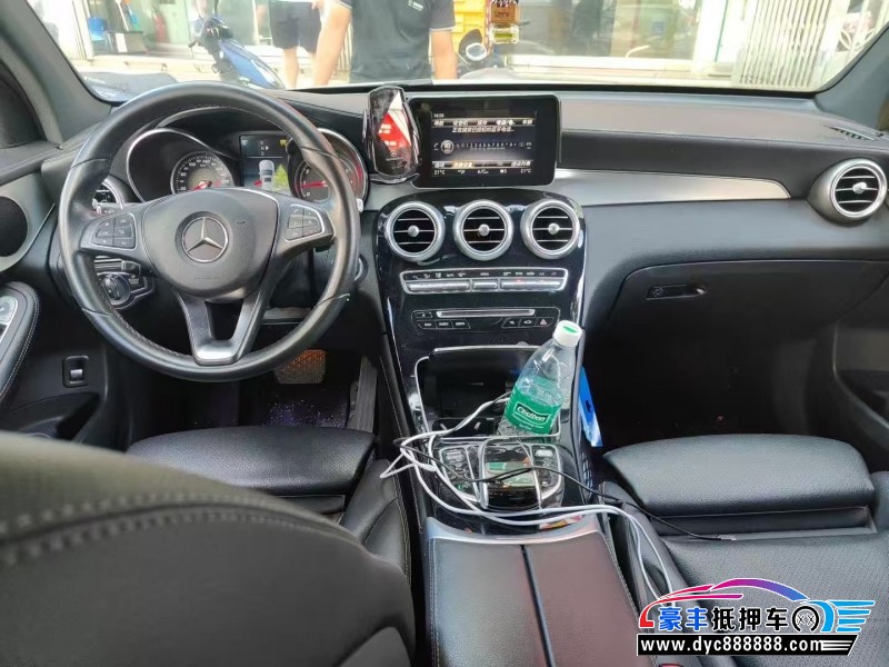 18年奔驰GLC轿车抵押车出售