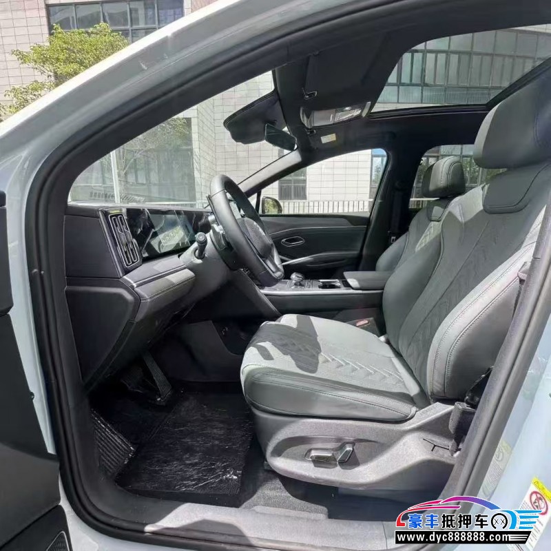 25年比亚迪宋轿车抵押车出售