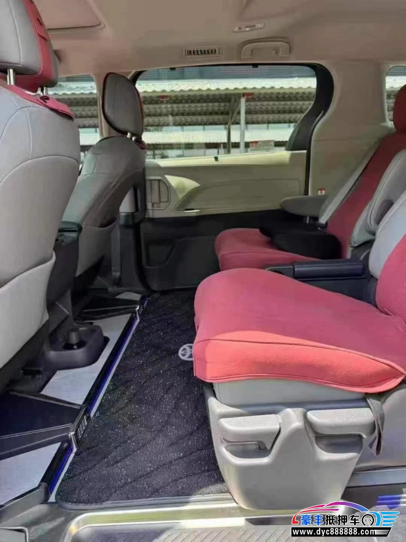 24年丰田格瑞维亚轿车抵押车出售