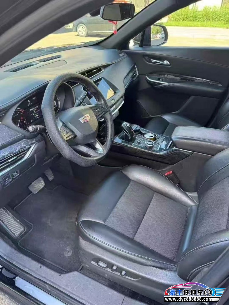 18年凯迪拉克XT4轿车抵押车出售
