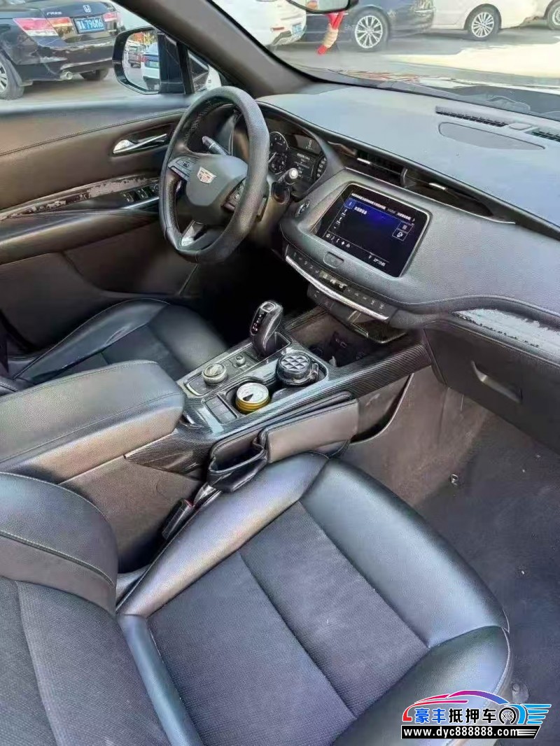 18年凯迪拉克XT4轿车抵押车出售