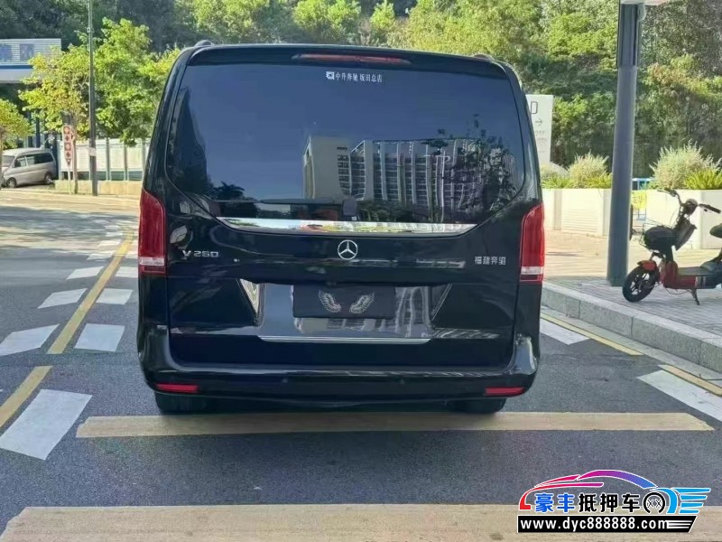 21年奔驰V轿车抵押车出售