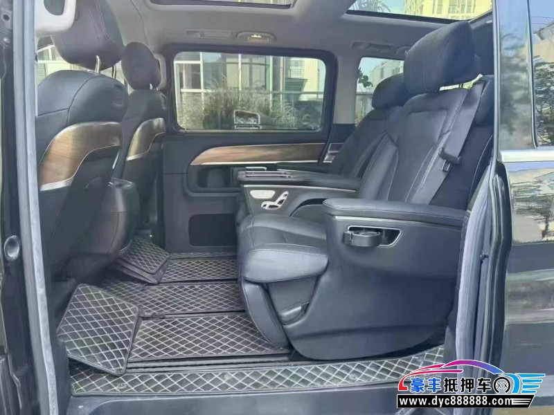 21年奔驰V轿车抵押车出售