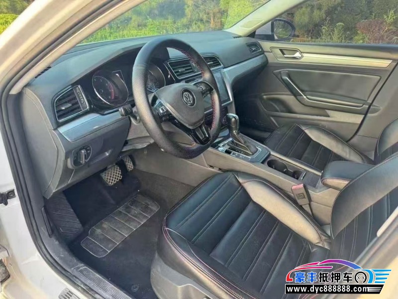 15年大众凌渡轿车抵押车出售