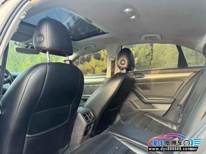 15年大众凌渡轿车抵押车出售