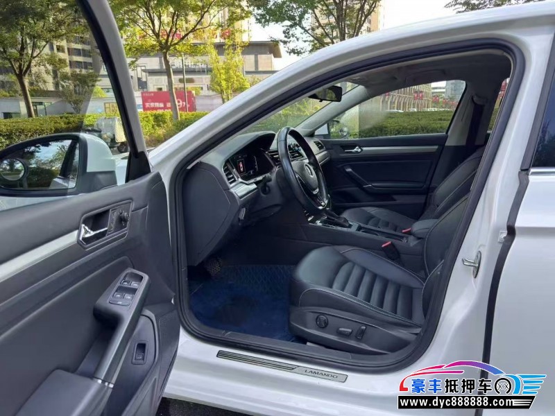 22年大众凌渡轿车抵押车出售