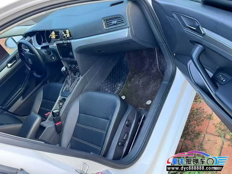 17年大众凌渡轿车抵押车出售