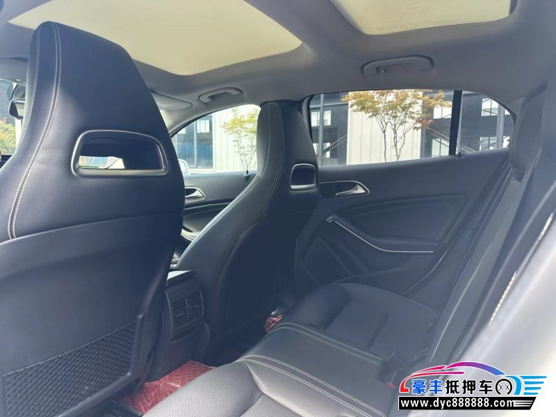 18年奔驰GLA轿车抵押车出售