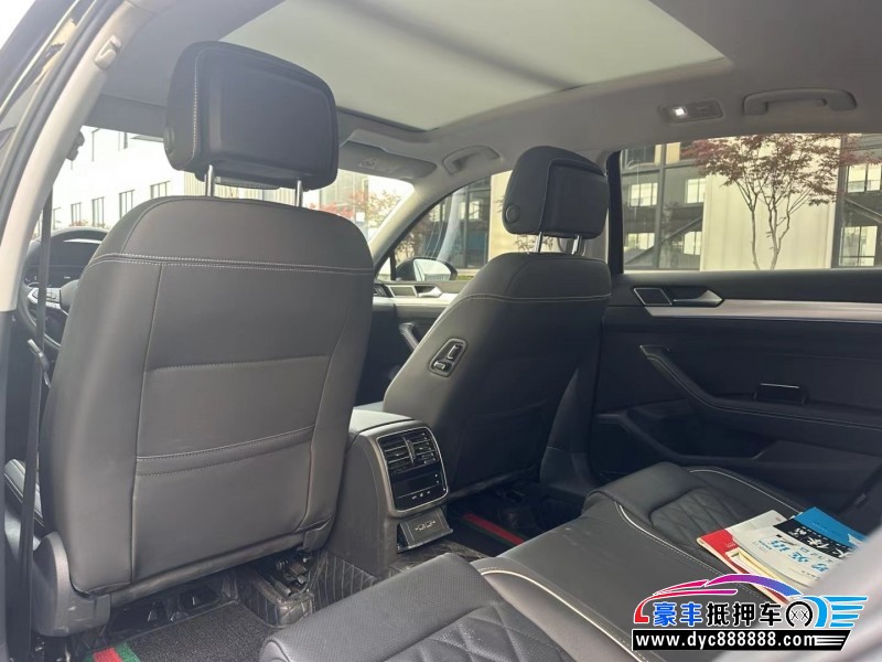 25年大众迈腾轿车抵押车出售