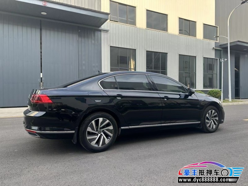 25年大众迈腾轿车抵押车出售