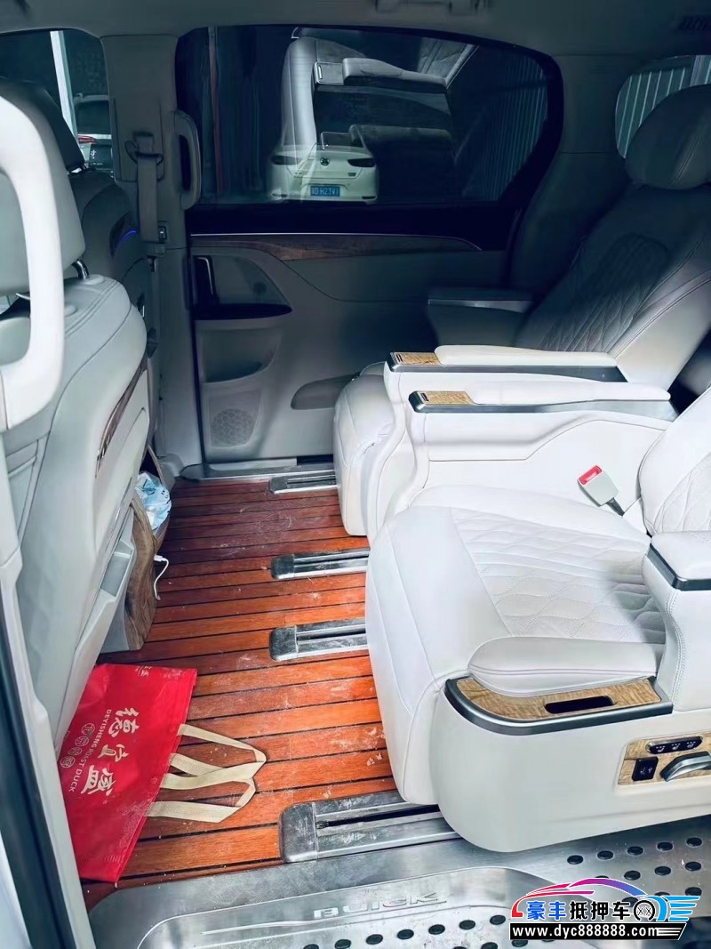 20年别克GL8轿车抵押车出售