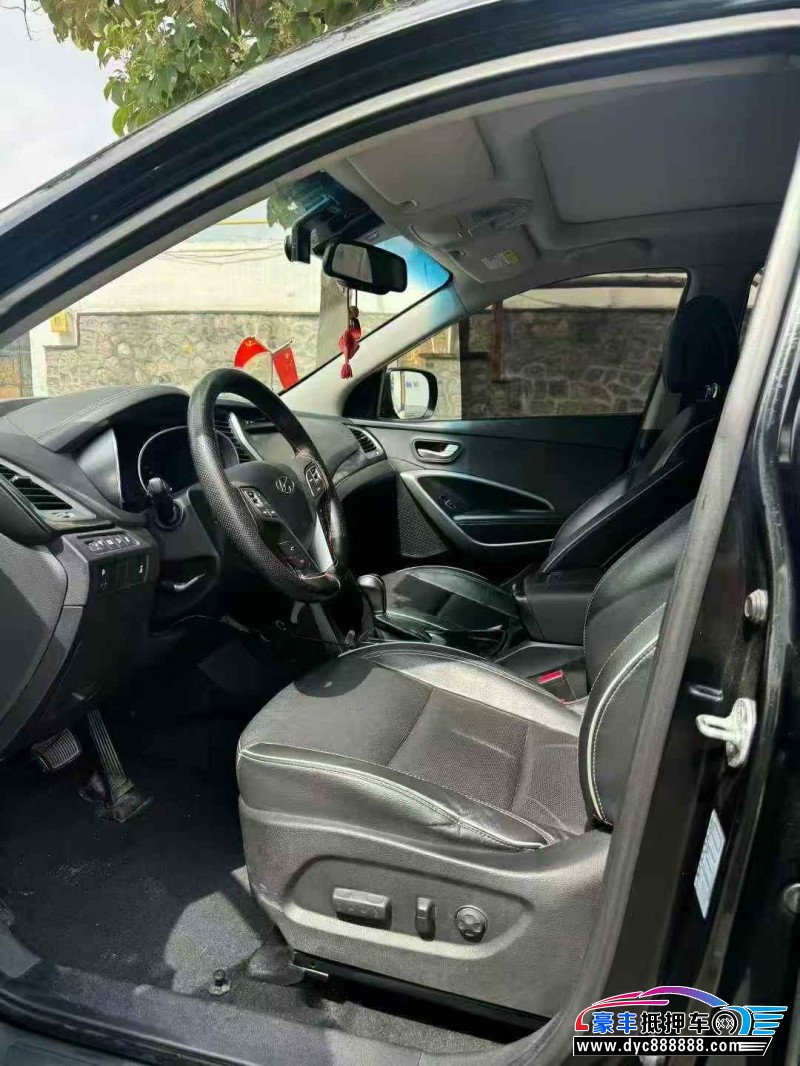 18年现代新胜达轿车抵押车出售