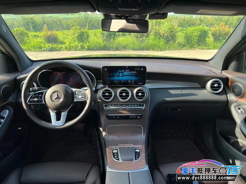 20年奔驰GLC轿车抵押车出售