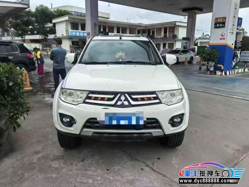 14年三菱帕杰罗轿车抵押车出售