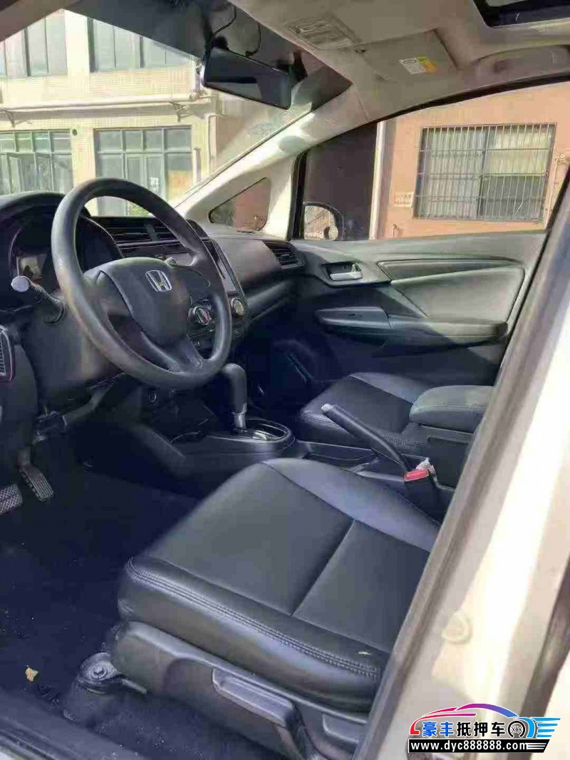 19年本田飞度轿车抵押车出售