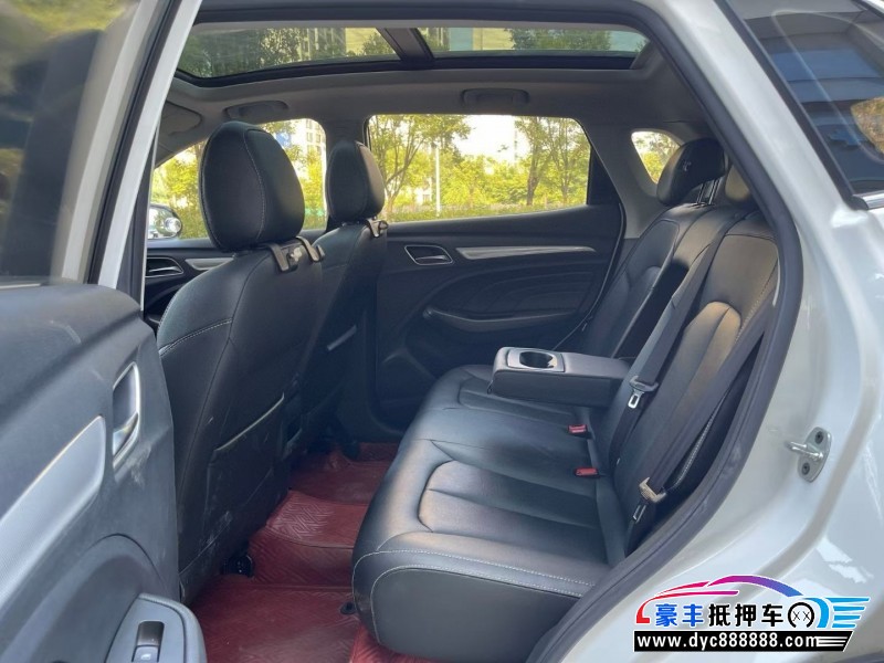 19年荣威RX3轿车抵押车出售