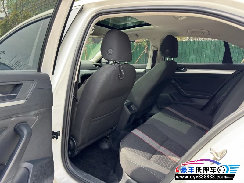 22年大众凌渡轿车抵押车出售