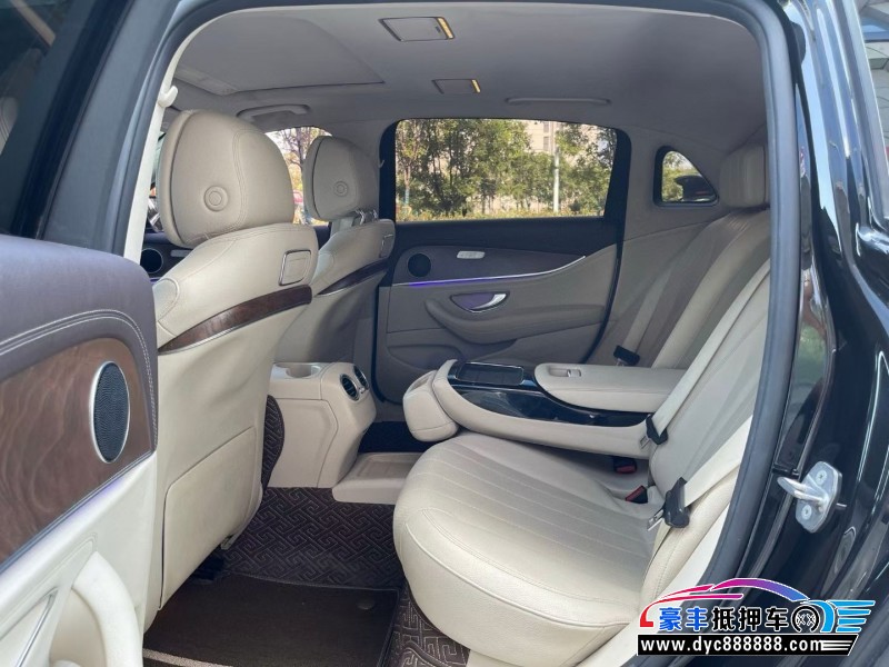 17年奔驰E轿车抵押车出售