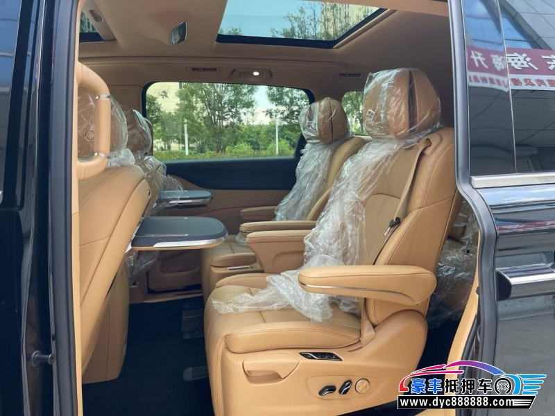 24年岚图梦想家轿车抵押车出售