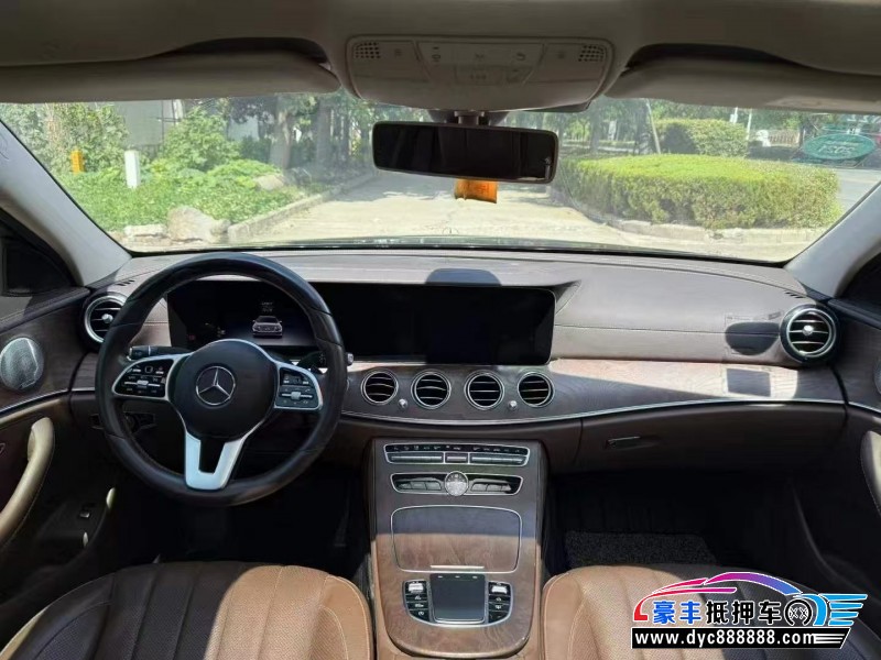 20年奔驰E轿车抵押车出售