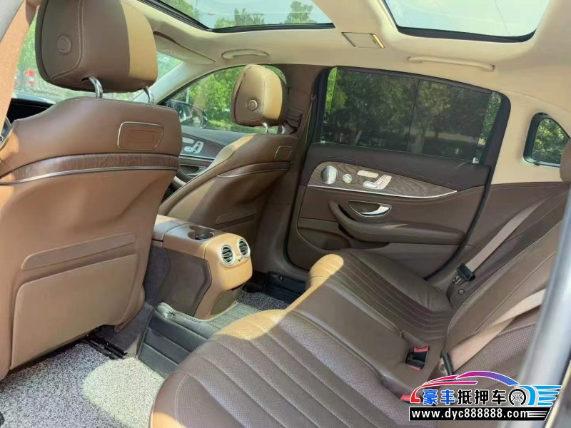 20年奔驰E轿车抵押车出售