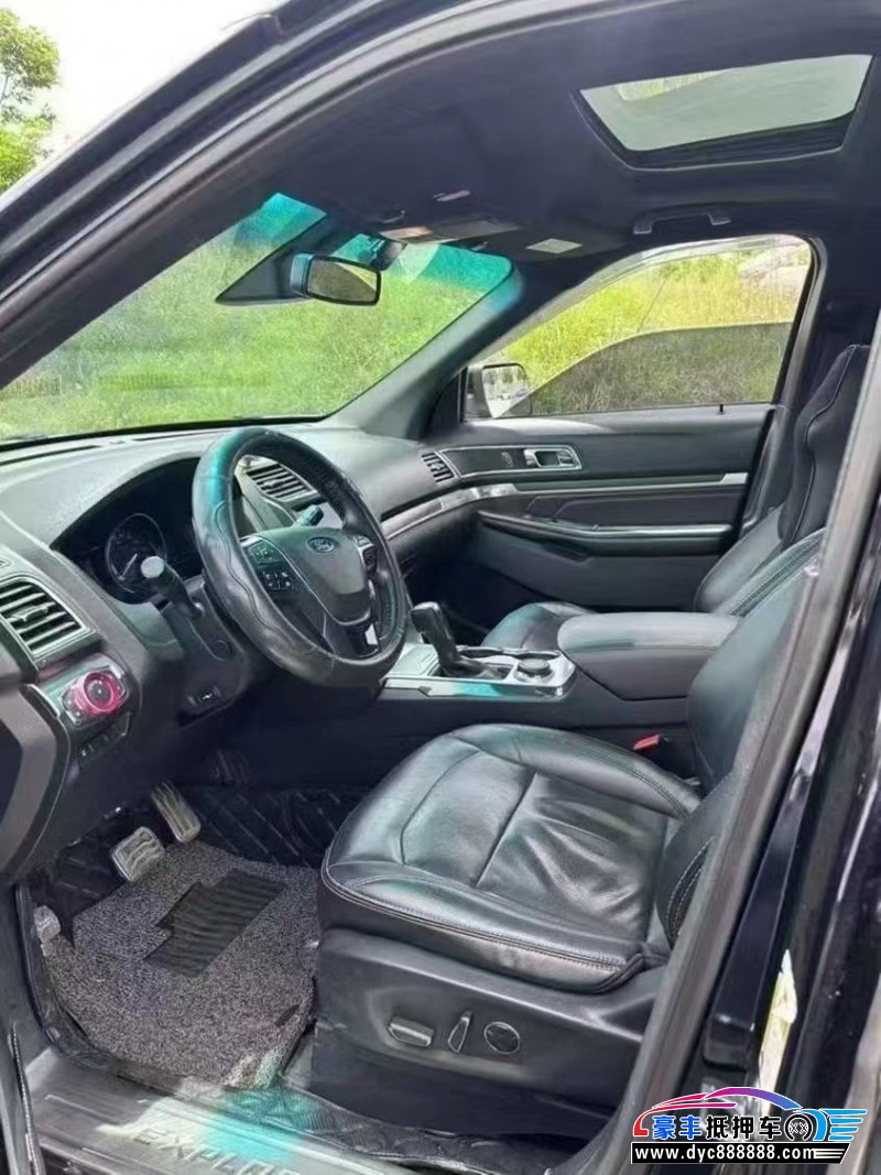 16年福特探险者轿车抵押车出售