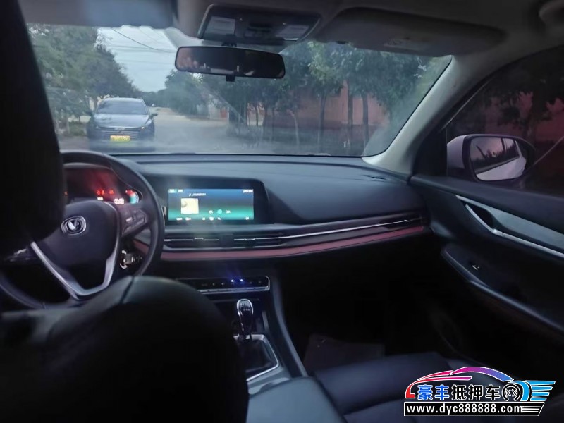 20年长安长安CS55轿车抵押车出售