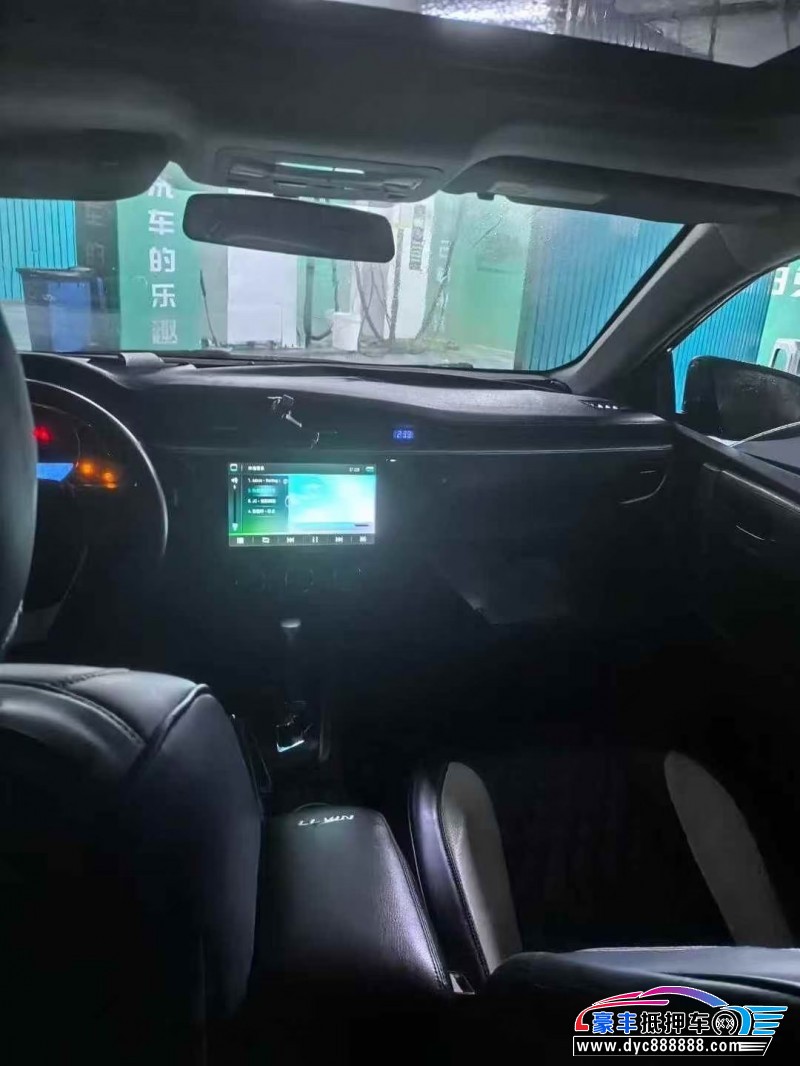 17年丰田雷凌轿车抵押车出售