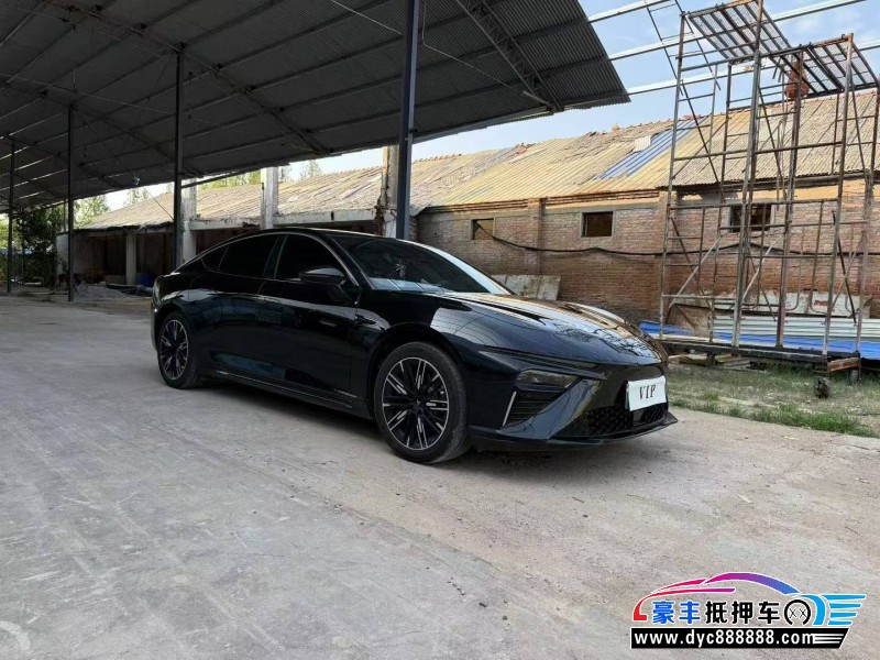 24年哪吒S轿车抵押车出售