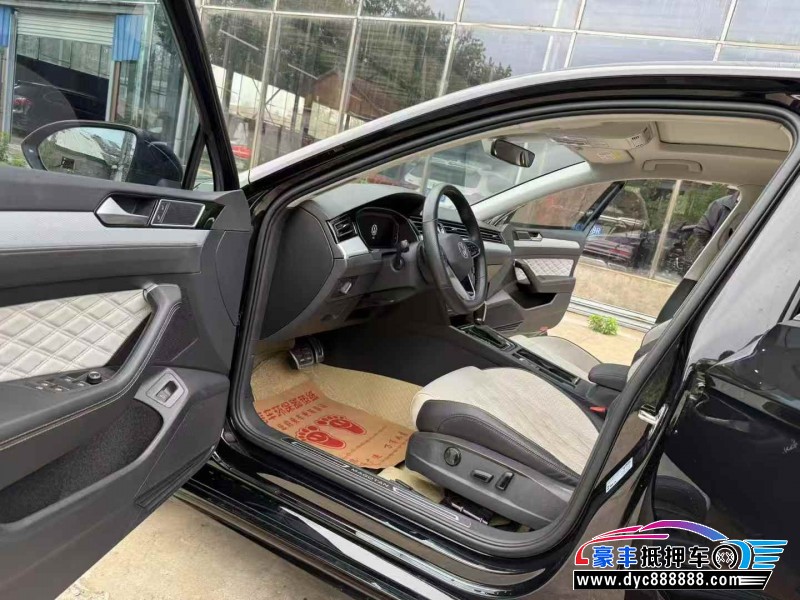 23年大众迈腾轿车抵押车出售