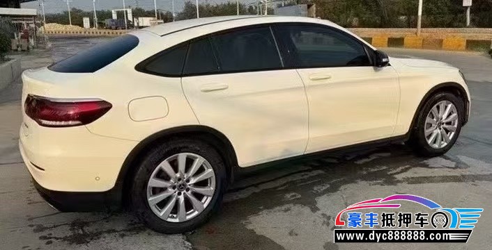 20年奔驰GLC轿车抵押车出售