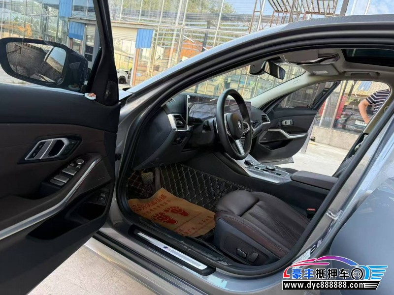 24年宝马3系轿车抵押车出售