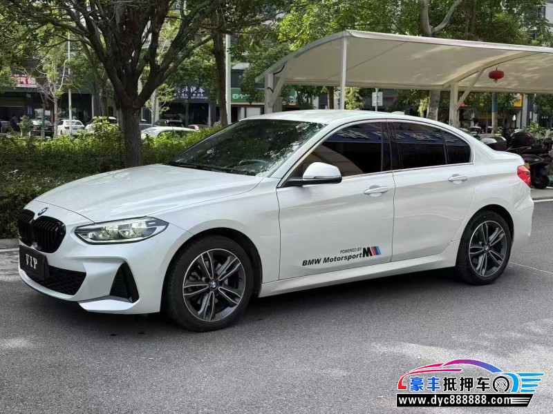 22年宝马1系轿车抵押车出售