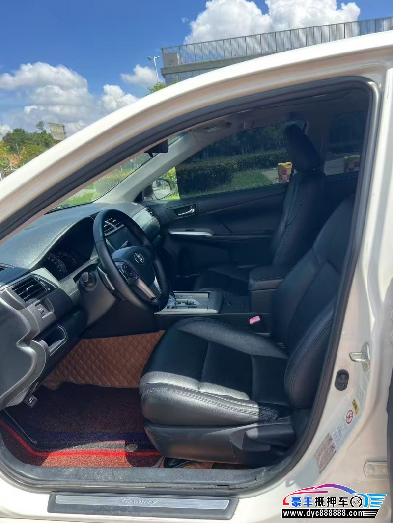 14年丰田凯美瑞轿车抵押车出售