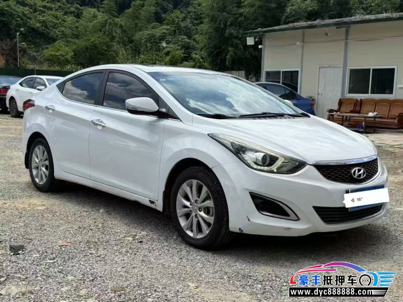 16年现代朗动轿车抵押车出售