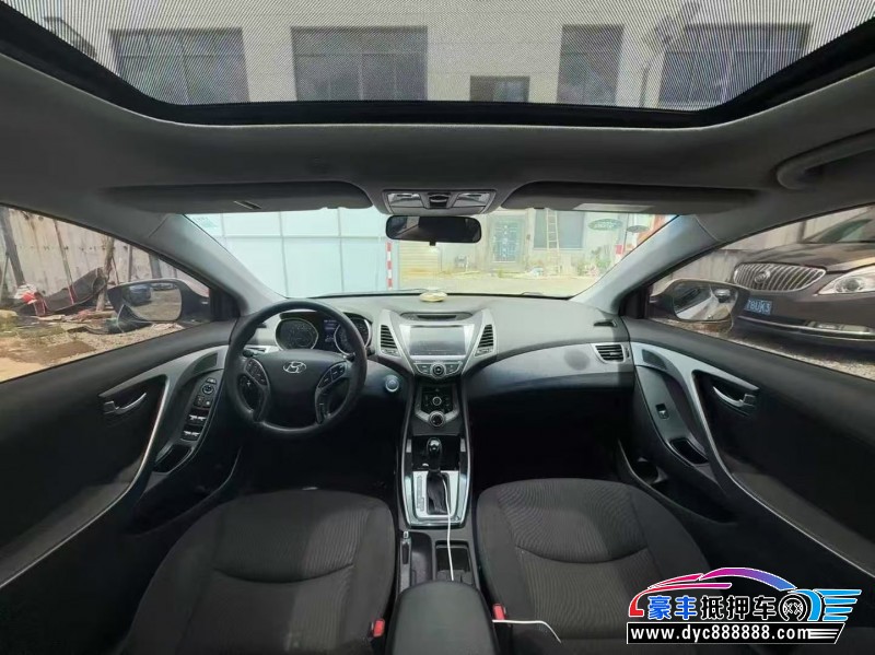 16年现代朗动轿车抵押车出售