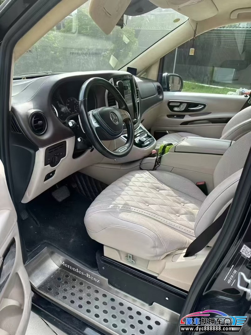 19年奔驰威霆轿车抵押车出售