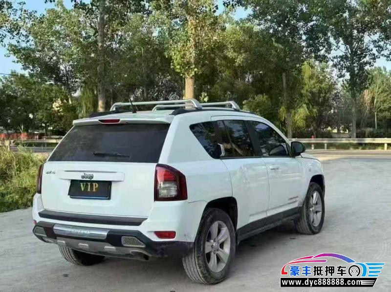13年Jeep指南者轿车抵押车出售