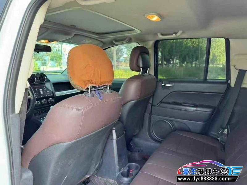 13年Jeep指南者轿车抵押车出售