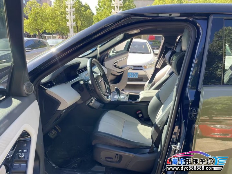 21年路虎揽胜极光轿车抵押车出售