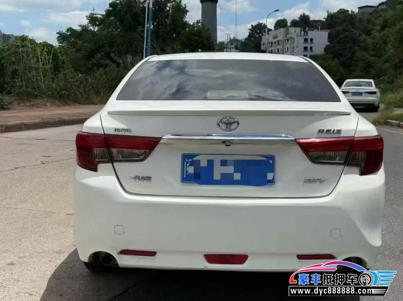 15年丰田锐志轿车抵押车出售