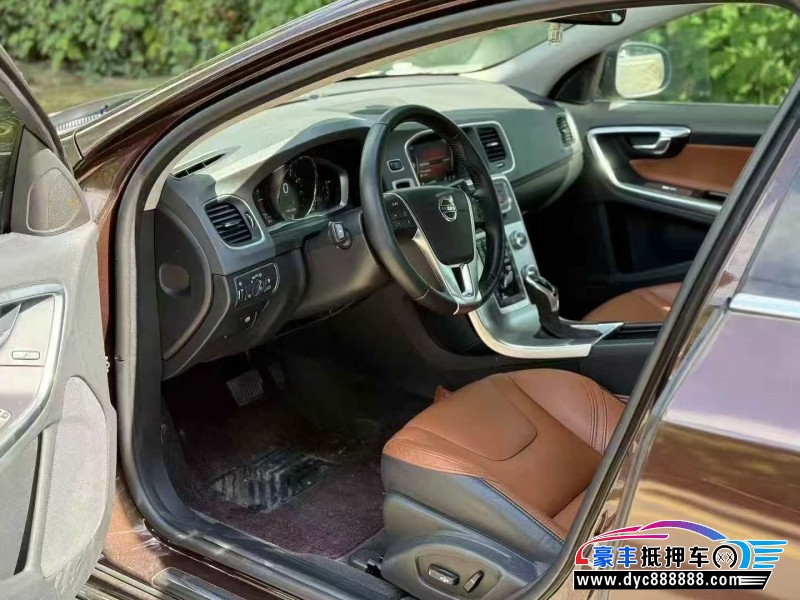 17年沃尔沃S60轿车抵押车出售