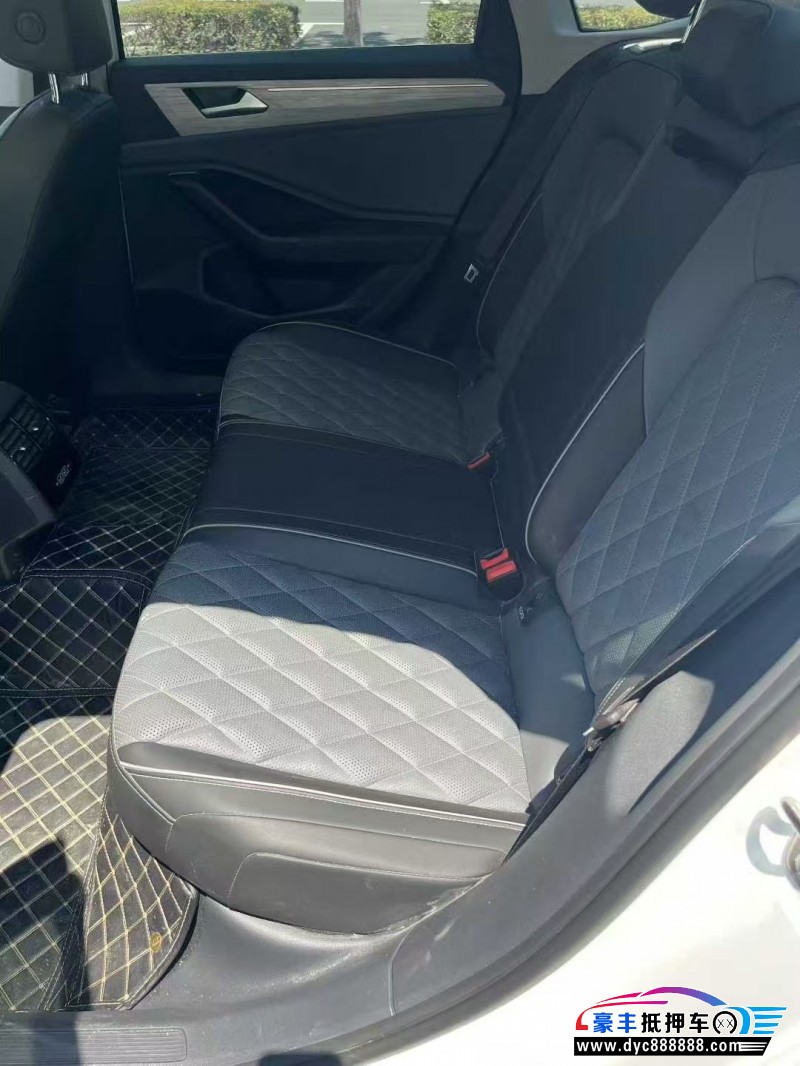 25年大众速腾轿车抵押车出售