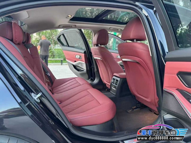 25年宝马i3轿车抵押车出售