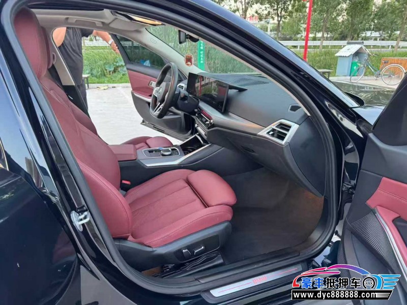 25年宝马i3轿车抵押车出售