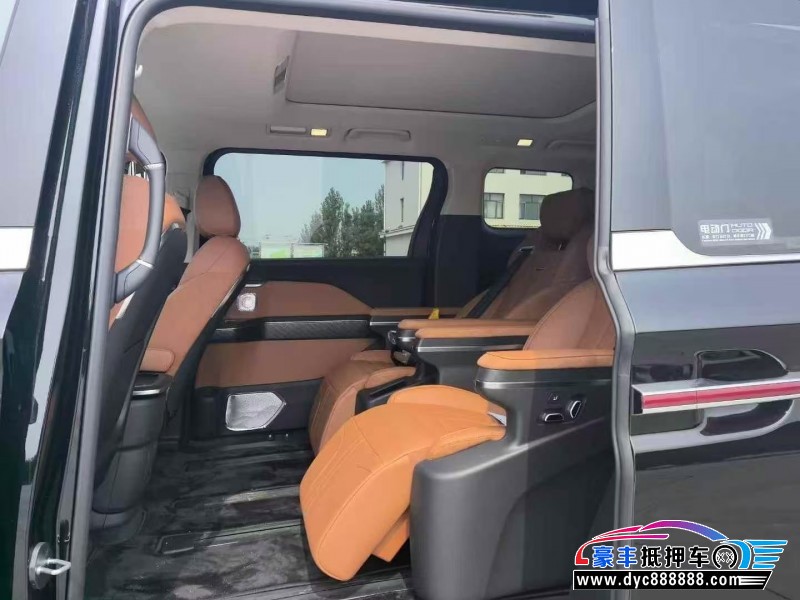 25年红旗HQ9轿车抵押车出售