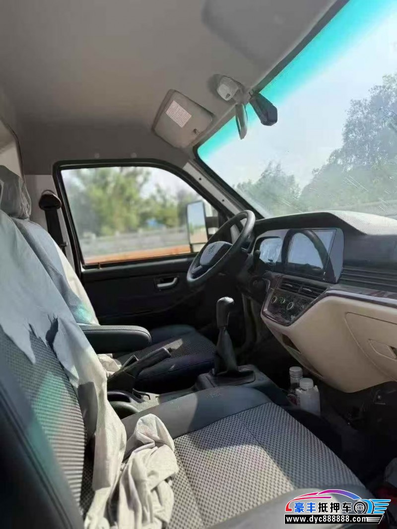 25年长安跨越跨越王轿车抵押车出售