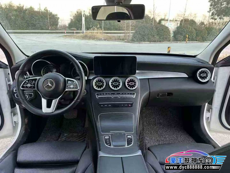 19年奔驰C轿车抵押车出售