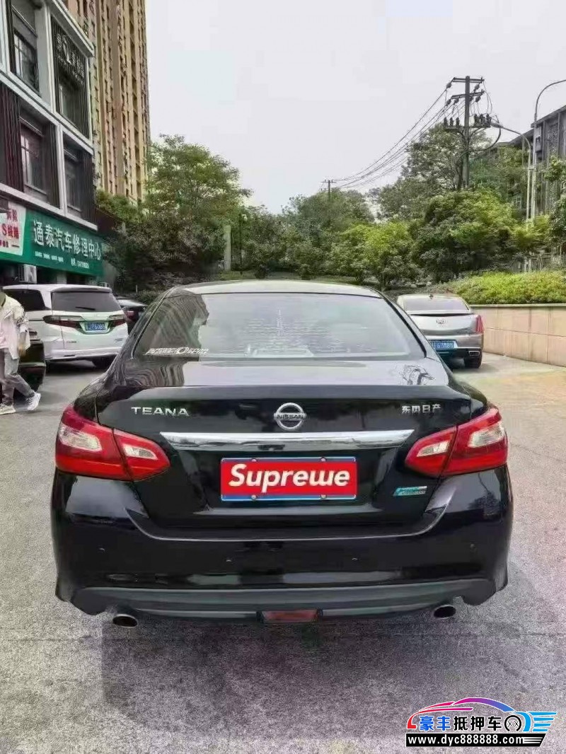 18年日产天籁轿车抵押车出售